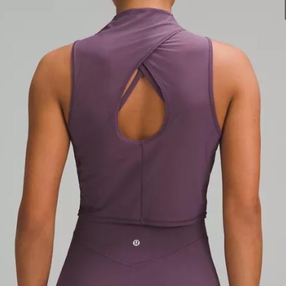 Keyhole Mesh Tank - Picture 3 of 10